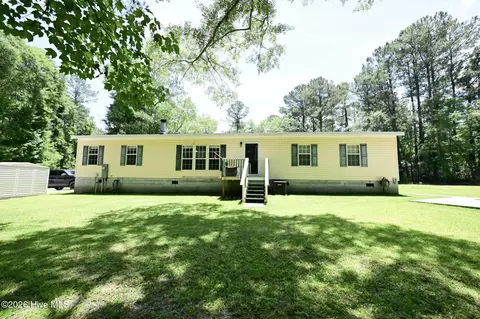 360 Mills Ct, Jacksonville, NC 28540