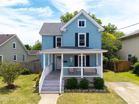 803 Maple St, Elizabeth City, NC 27909