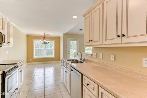 Kitchen - 2110 Red Maple Trce, Evans, GA 30809 photo 3 of 4