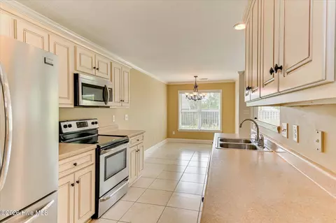 Kitchen - 2110 Red Maple Trce, Evans, GA 30809 photo 4 of 4