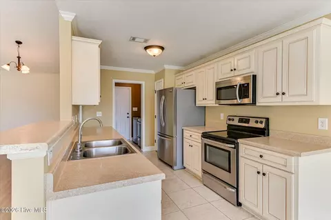 Kitchen - 2110 Red Maple Trce, Evans, GA 30809 photo 2 of 4