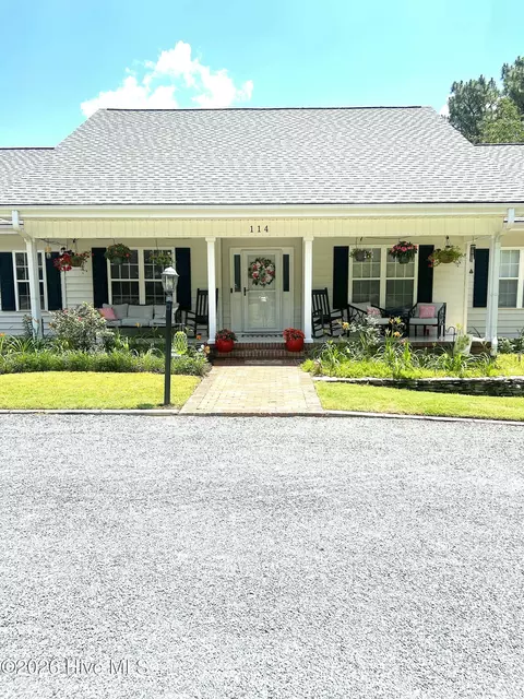 114 Bellhaven Dr, Carthage, NC 28327