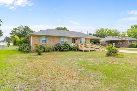 106 Pinewood Dr, Goldsboro, NC 27534
