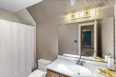 Bath - 3287 Surrey Rd, Thomson, GA 30824 photo 4 of 4