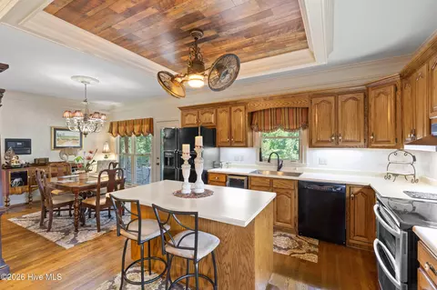 Kitchen - 3287 Surrey Rd, Thomson, GA 30824 photo 3 of 3