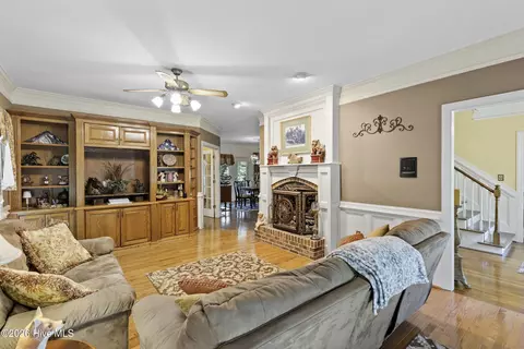 Living - 3287 Surrey Rd, Thomson, GA 30824 photo 1 of 1