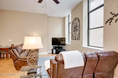 Living - 936 Broad St, Augusta, GA 30901 photo 1 of 4