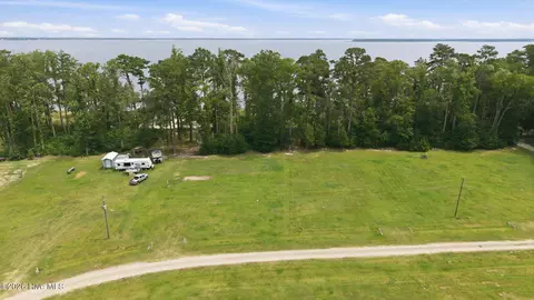 533 Doxie Ln, Belhaven, NC 27810