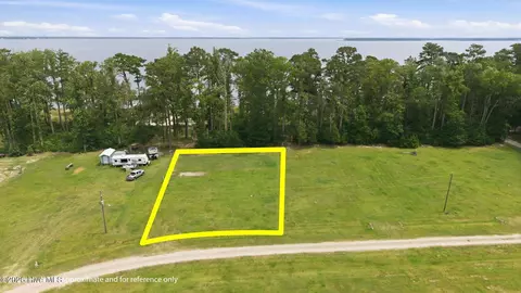 533 Doxie Ln, Belhaven, NC 27810