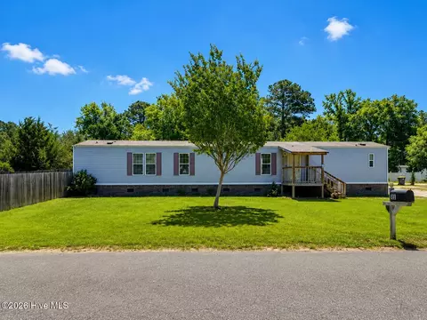 51 Rose Dr, Rocky Point, NC 28457