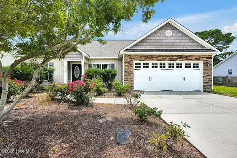 225 Derby Downs Dr, Sneads Ferry, NC 28460