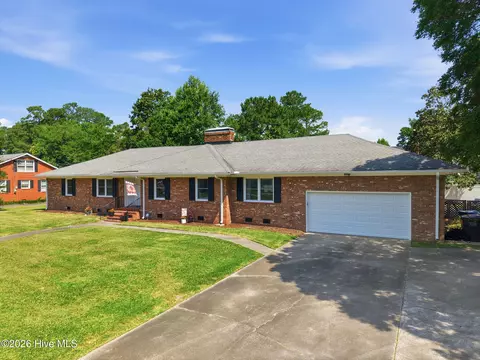 1903 Hampton Rd, Kinston, NC 28504