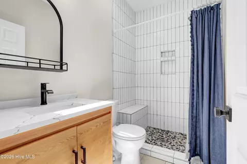 Bath - 427 Lakeview Dr, Hampstead, NC 28443 photo 6 of 6