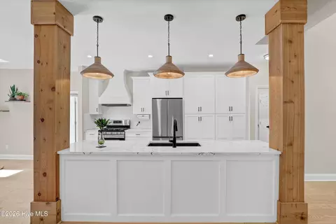 Kitchen - 427 Lakeview Dr, Hampstead, NC 28443 photo 1 of 3