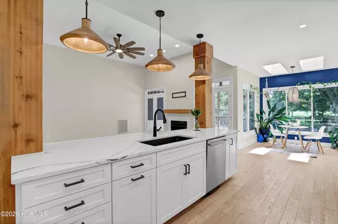 Kitchen - 427 Lakeview Dr, Hampstead, NC 28443 photo 3 of 3
