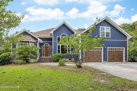 427 Lakeview Dr, Hampstead, NC 28443