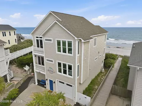 816 S Shore Dr, Surf City, NC 28445