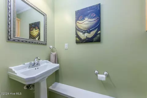 Bath - 121 Harbour Dr, Hubert, NC 28539 photo 1 of 7