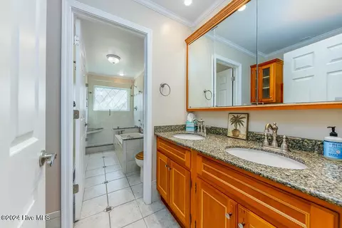 Bath - 121 Harbour Dr, Hubert, NC 28539 photo 2 of 7