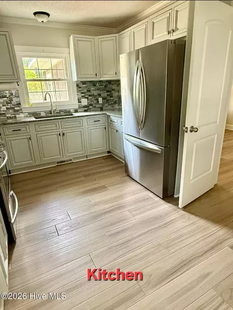 2206 Carey Rd, Kinston, NC 28504