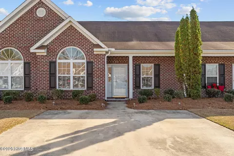 140 Oak Towne Dr #E2, Greenville, NC 27858