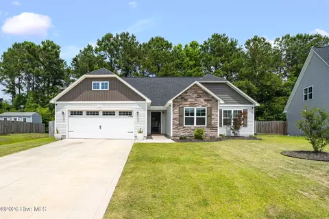 1117 Springdale Dr, Jacksonville, NC 28540
