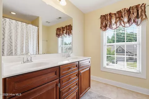 Bath - 130 Shadow Creek Ct, Pinehurst, NC 28374 photo 3 of 3