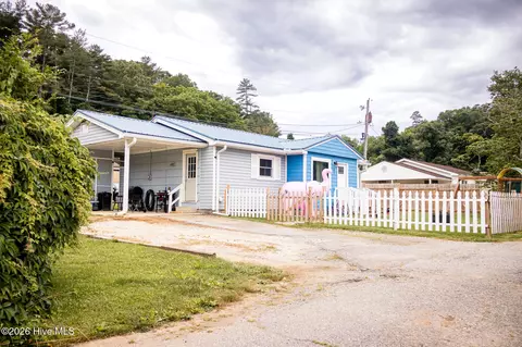 47 Hatchett St, Murphy, NC 28906