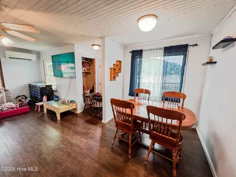 Dining - 47 Hatchett St, Murphy, NC 28906 photo 2 of 2