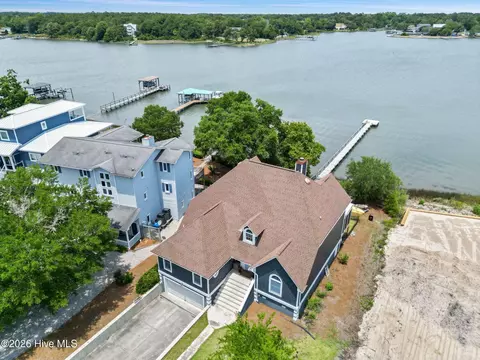 915 Chadwick Shores Dr, Sneads Ferry, NC 28460