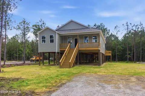 588 Vandemere Creek Dr, Vandemere, NC 28587
