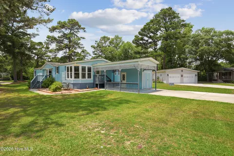605 Outrigger Ct, Hampstead, NC 28443