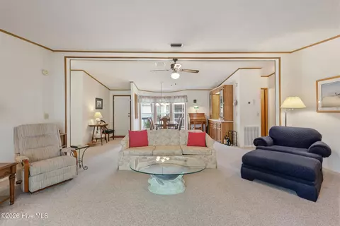 605 Outrigger Ct, Hampstead, NC 28443 photo 6