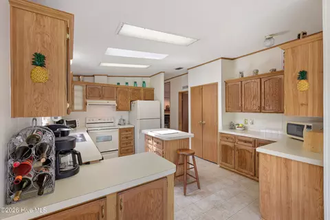 605 Outrigger Ct, Hampstead, NC 28443 photo 14