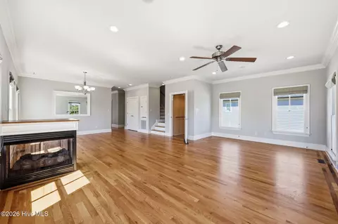 Living - 807 E Front St, New Bern, NC 28560 photo 5 of 7