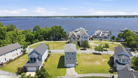 View/Area - 807 E Front St, New Bern, NC 28560 photo 2 of 8