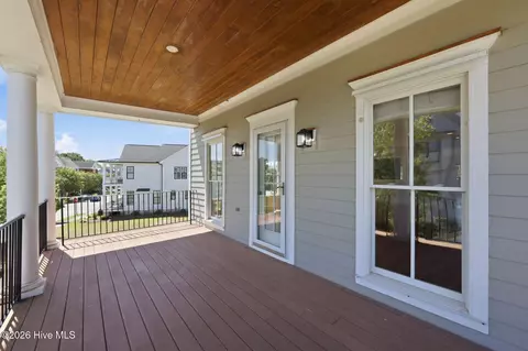 Exterior - 807 E Front St, New Bern, NC 28560 photo 5 of 9