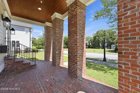 Exterior - 807 E Front St, New Bern, NC 28560 photo 1 of 9