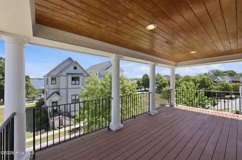 Exterior - 807 E Front St, New Bern, NC 28560 photo 3 of 9