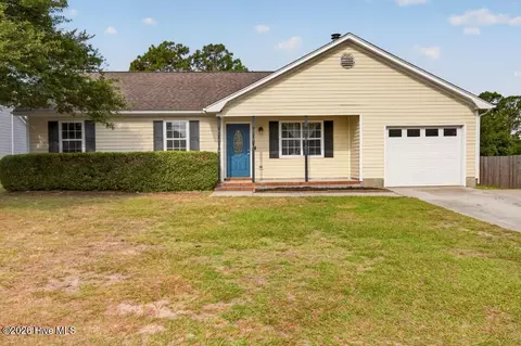 496 Sand Ridge Rd, Hubert, NC 28539