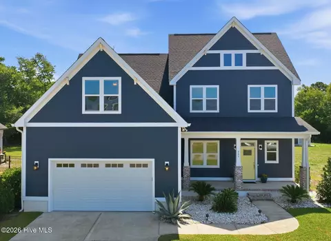 209 Bogue Carrier Ct, Newport, NC 28570
