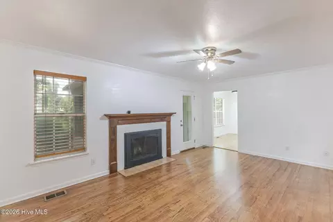Living - 880 Chase Rd, Evans, GA 30809 photo 5 of 7