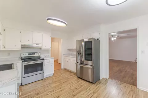 Kitchen - 880 Chase Rd, Evans, GA 30809 photo 3 of 3