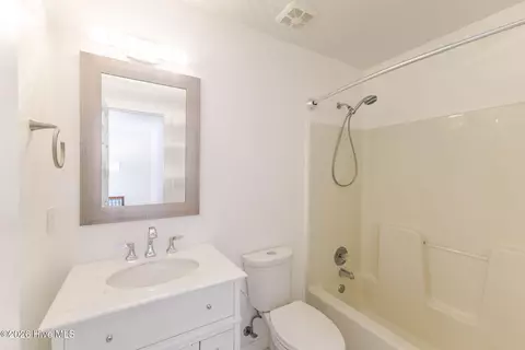 Bath - 880 Chase Rd, Evans, GA 30809 photo 5 of 6