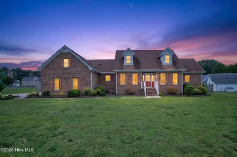 1017 Kris Dr, Elizabeth City, NC 27909