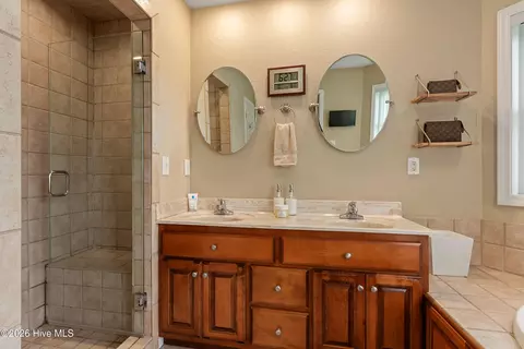 Bath - 185 Lunsford Rd, Murphy, NC 28906 photo 9 of 13