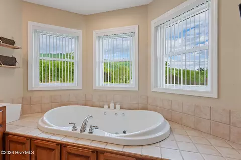 Bath - 185 Lunsford Rd, Murphy, NC 28906 photo 11 of 13