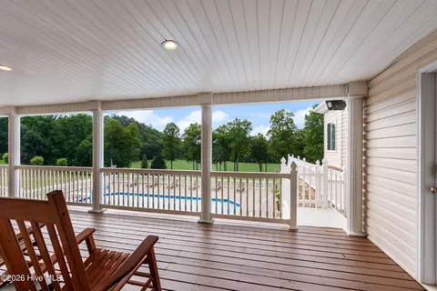 Exterior - 185 Lunsford Rd, Murphy, NC 28906 photo 7 of 29
