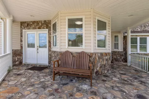Exterior - 185 Lunsford Rd, Murphy, NC 28906 photo 5 of 29