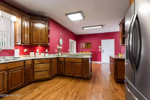 Kitchen - 185 Lunsford Rd, Murphy, NC 28906 photo 4 of 7